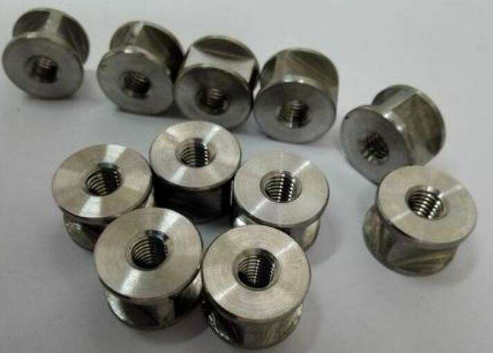 04024.jpg 汽配螺母